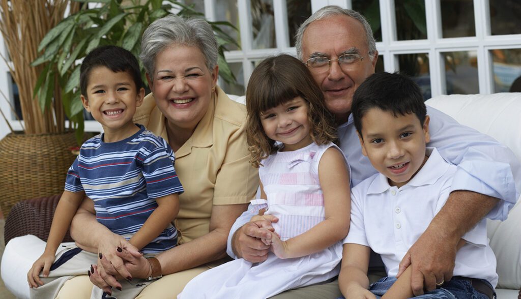 Abuelos y nietos: una relación incondicional